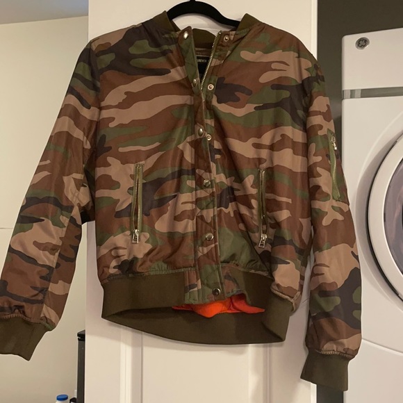 Forever 21 Camouflage lined bomber jacket large - Picture 1 of 5